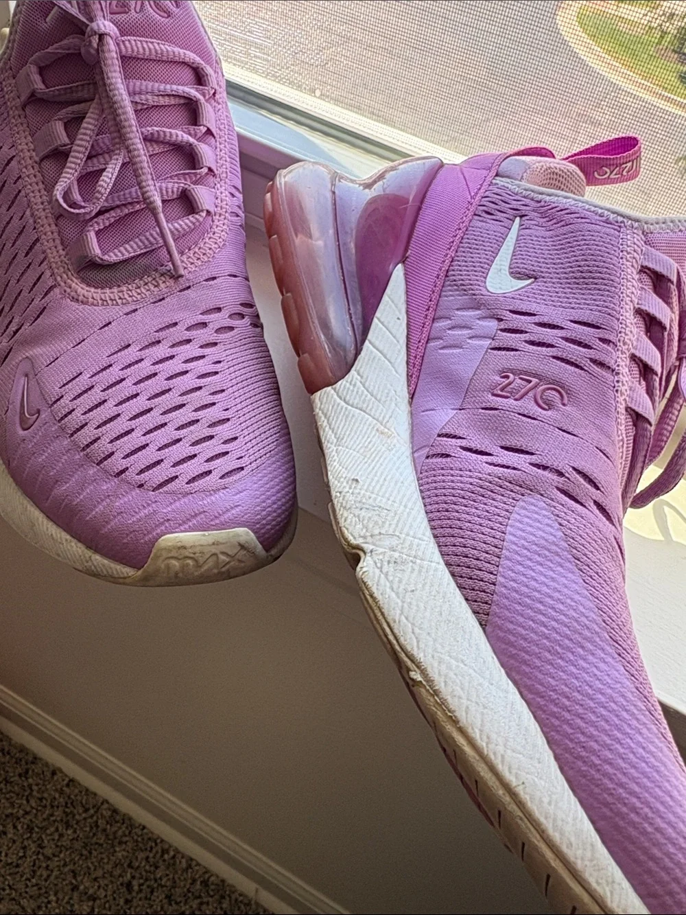 Nike Air Max 270 - YOUTH SIZE